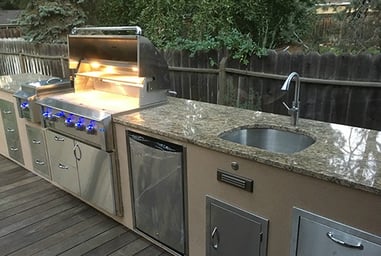 Outdoor kitchen sink