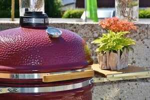 Ceramic kamado grill